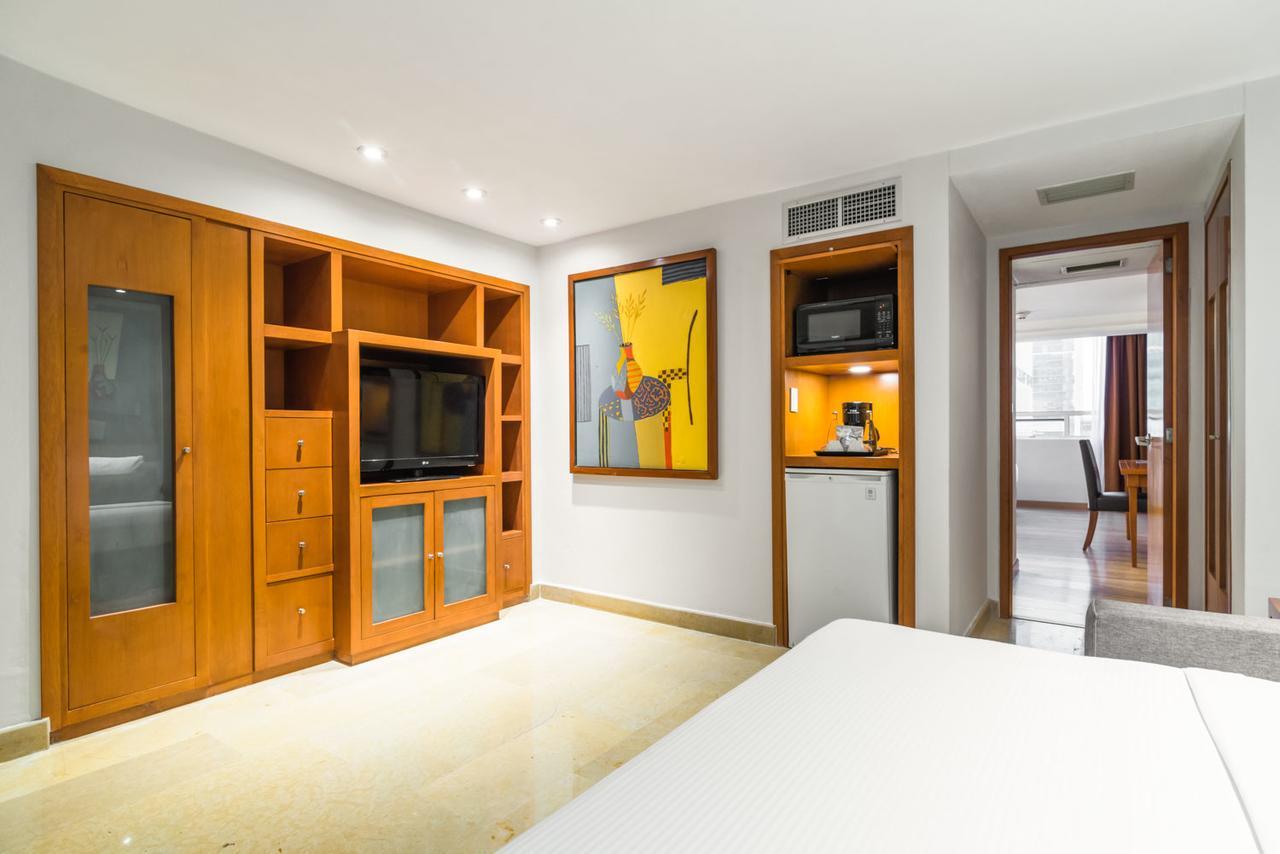 Eurostars Zona Rosa Suites Μεξικό Εξωτερικό φωτογραφία A room at the hotel