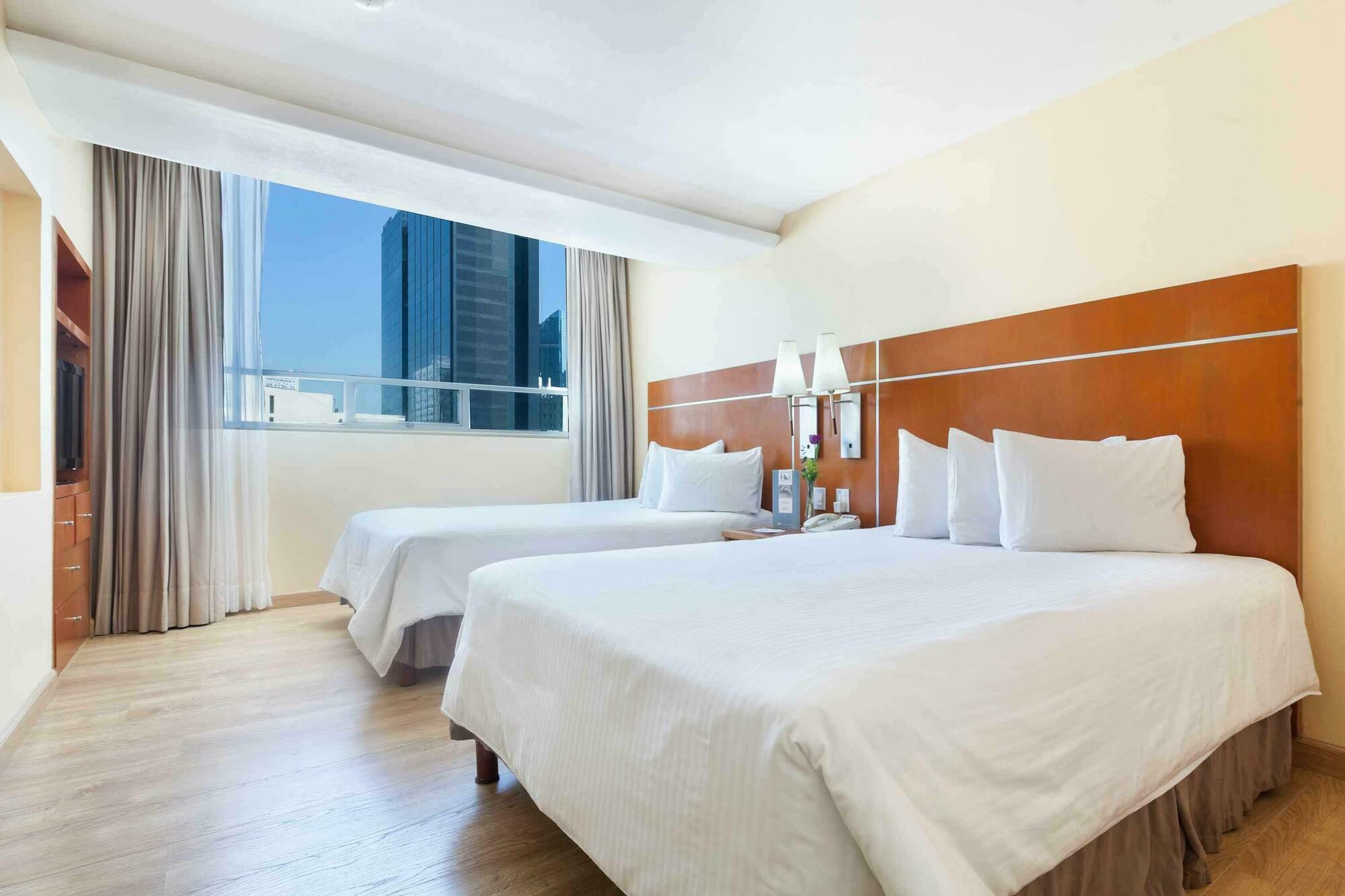 Eurostars Zona Rosa Suites Μεξικό Εξωτερικό φωτογραφία A room at the hotel