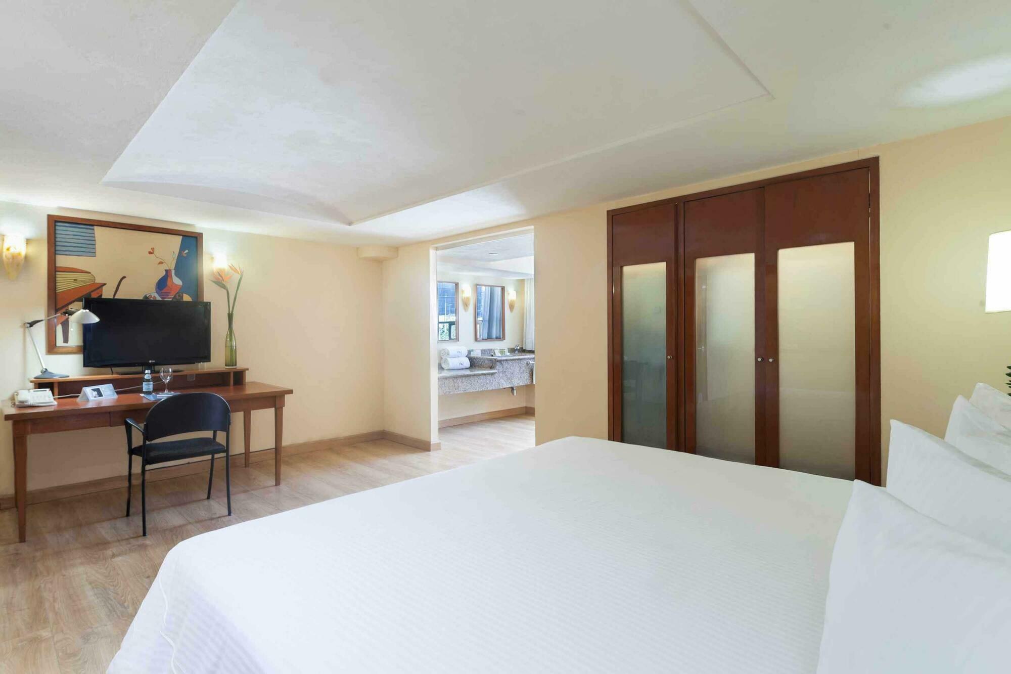Eurostars Zona Rosa Suites Μεξικό Δωμάτιο φωτογραφία Suite